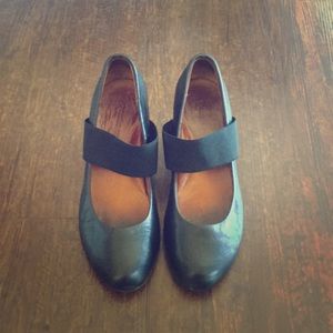 Gentile Soles by Kenneth Cole